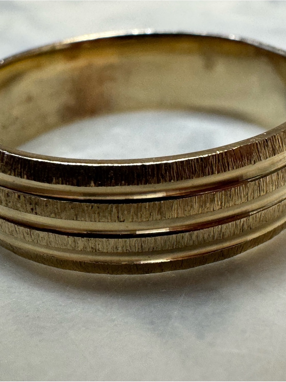 Men’s Size 10 Brass Gold Tone Textured we Band Ring Vintage Statement Jewelry - Picture 9 of 10